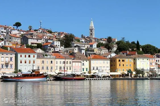 Apartment App With A Lovely Patio Mali Lošinj